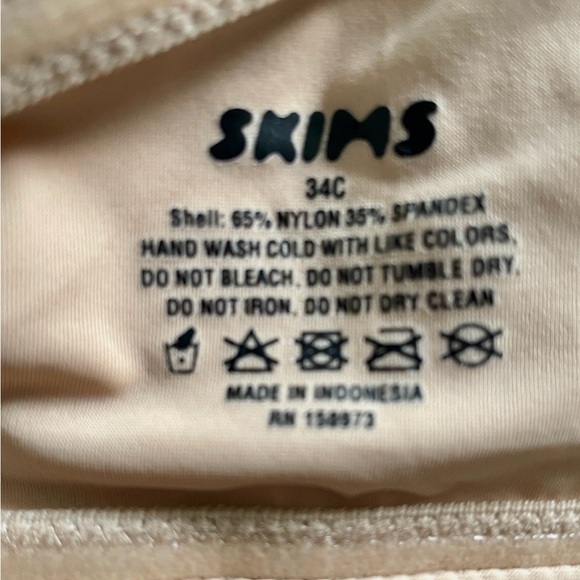 SKIMS Fits Everybody STRAPLESS BRA in CLAY NWOT Size 34C - Picture 7 of 9